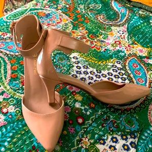Dream Pair low heal Nude- 8 woman’s